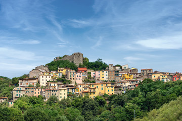 Fototapeta na wymiar Trebiano Magra - Small village in Liguria Italy
