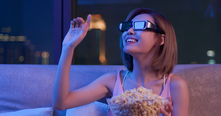 woman watch 3d movie