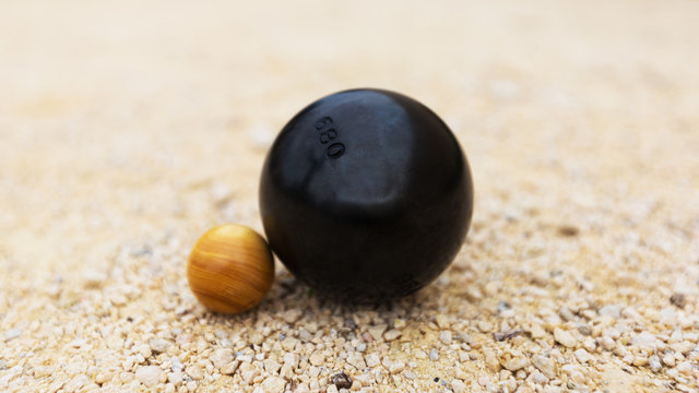 boule et cochonnet de p&eacute;tanque