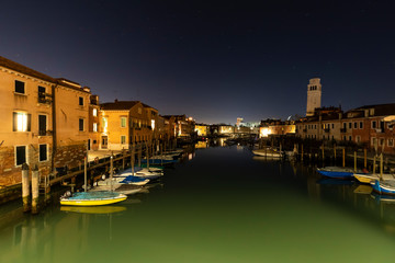 Naklejka premium Venice by night