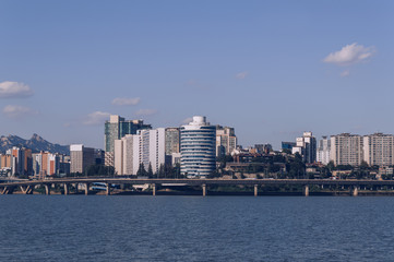 Obraz premium cityscape of Seoul with river Han