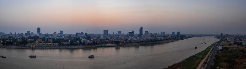 Fototapeta na wymiar Phnom Penh cityscape in Cambodia