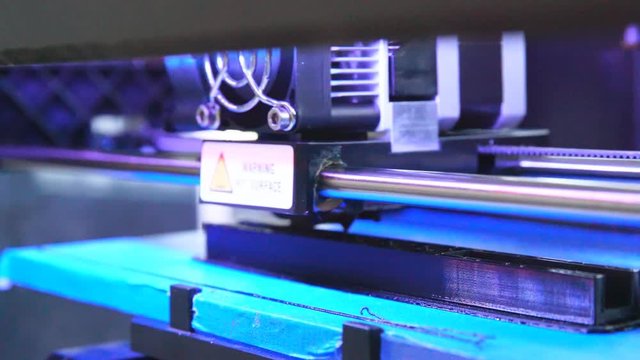 3D printer build model plactic bar shape., Panning Right, Panning.