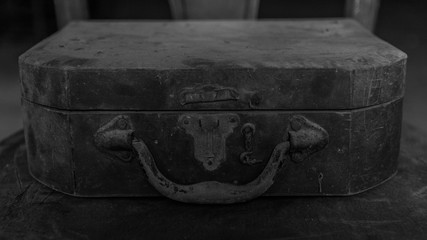 vintage old box bag trunk suitcase coffer