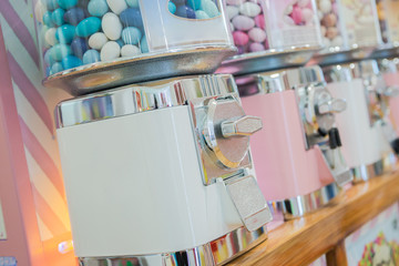 Candy dispenser machine