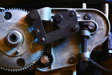 mechanism of old clock