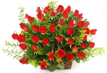 Obraz premium Red roses basket isolated on the white background.