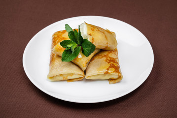 pancakes with cottage cheese and mint