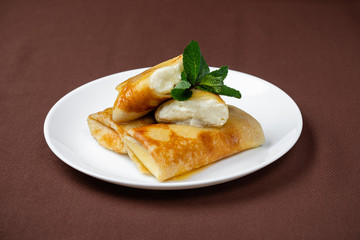 pancakes with cottage cheese and mint
