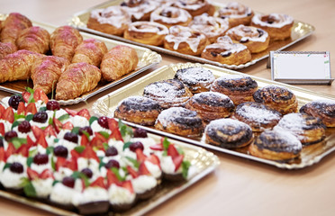 sweet buns with poppy seeds