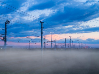 Sandsturm entland der Bahntrasse bei Wien