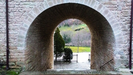 Arco antico monastero