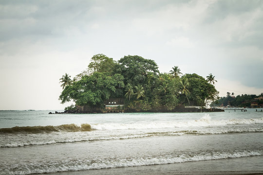 Matara beach and Paravi Duwa Temple. Sri Lanka
