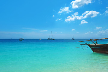 Obraz premium Amazing ocean view from wooden ship on Zanzibar island