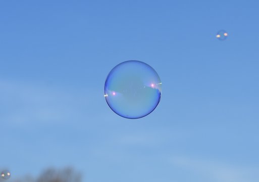 pompa cielo azul