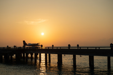Fototapeta premium Wasserflugzeug beim Steg