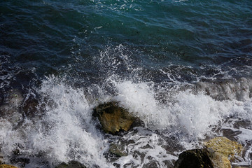 Black Sea waves versus rocks