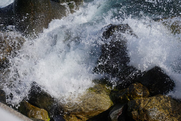 Black Sea waves versus rocks