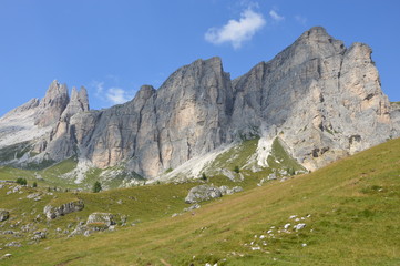 Fototapeta na wymiar Titre : Dans les Dolomites, Italie-31