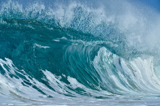 USA, Hawaii, Oahum, Pacific Ocean, big dramatic wave