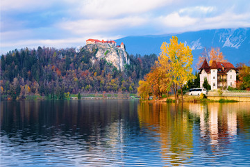 Fototapeta na wymiar Beautiful landscape of Bled Lake with Castle