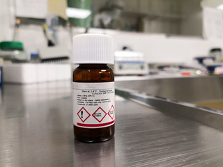 Labeling of a chemical substance with GHS symbols and other indications