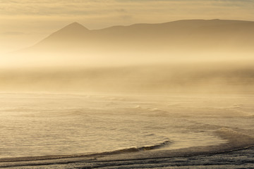 morgens an der Küste der Halbinsel Vatnsnes, Island