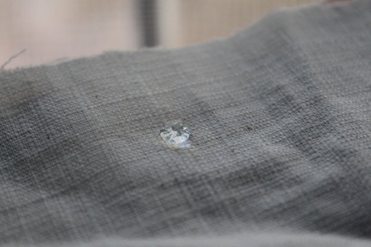 Gota sobre lino