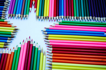 Obraz premium Star shape, made from wood colored pencils