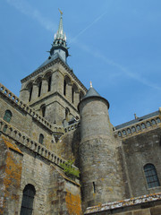 Fototapeta na wymiar 教会の塔と青空