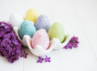 Obraz na płótnie Canvas Easter eggs in tray