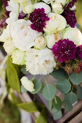 Obraz na płótnie Canvas wedding bouquet with white and pink flowers