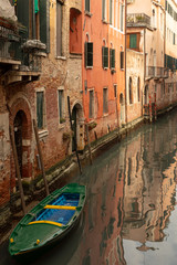 Fototapeta na wymiar Wasserstrasse in Venedig