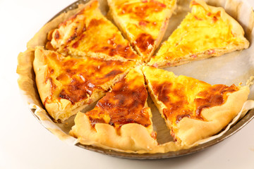 sliced quiche lorraine