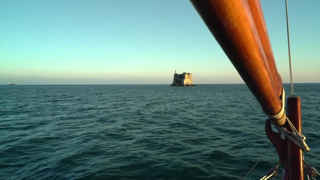 Sailing in the Gulf of the Poets near Scola Tower