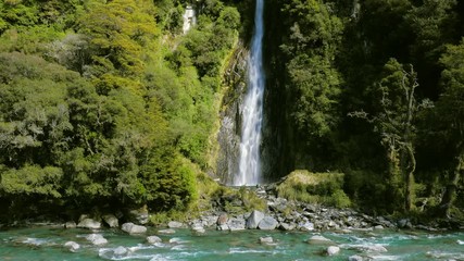 Thunder Creek Waterfall, Mt Aspiring National Park, Haast Pass, South Island, New Zealand