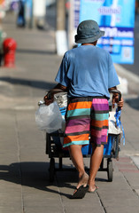 Mann mit einer Garküche in Bangkok Thailand Asien