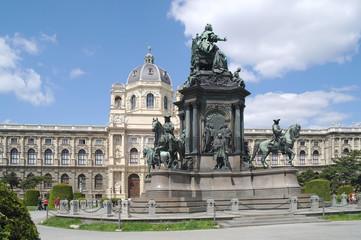Fototapeta na wymiar Monument to Maria Theresa. Vienna