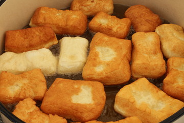 Baking donuts in hot oil