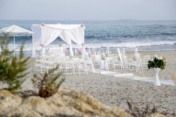 Allestimento per matrimonio in spiaggia 