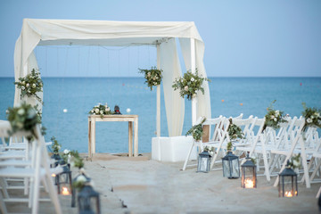 Allestimento per matrimonio in spiaggia 