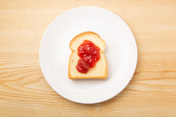 ストロベリージャムのトースト