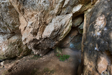 Sito archeologico ritrovamenti resti umani preistoria - Sirri - Carbonia - Sardegna