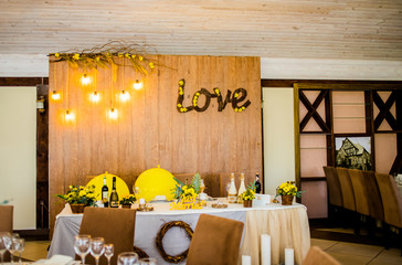 Serving the wedding table