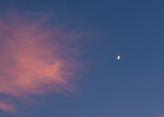 Ciel nuage et lune