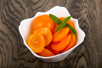 Canned apricots