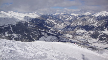 Fototapeta na wymiar View from above near Bad Hofgastein in Austria