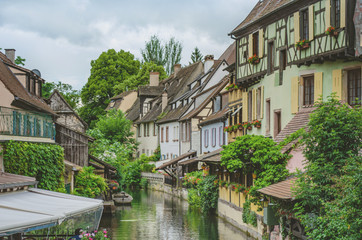 Fototapeta na wymiar traditional houses in canal in mulhouse, france