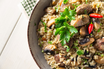 Risotto con funghi e salsiccia