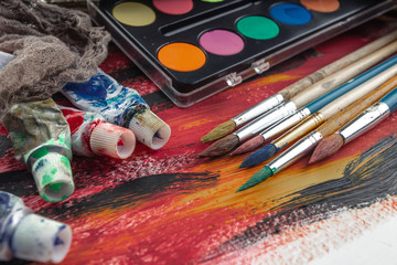 Obraz premium Paint brushes and paints for drawing.